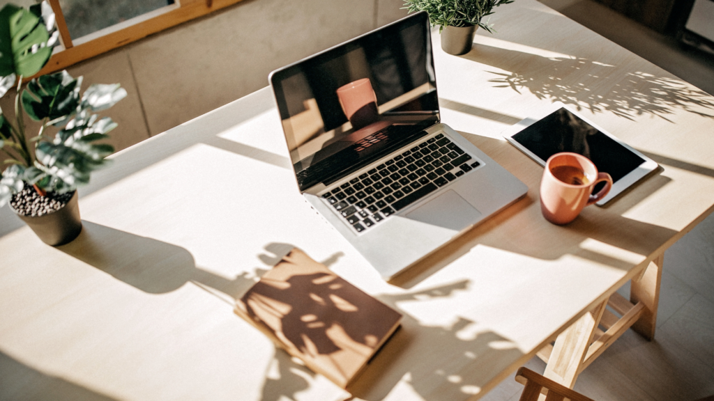 Simply Jo Newsletter mit ehrlichen Business-Tipps für dein Handmadebusiness – kein Bullshit, nur wertvolle Inhalte.